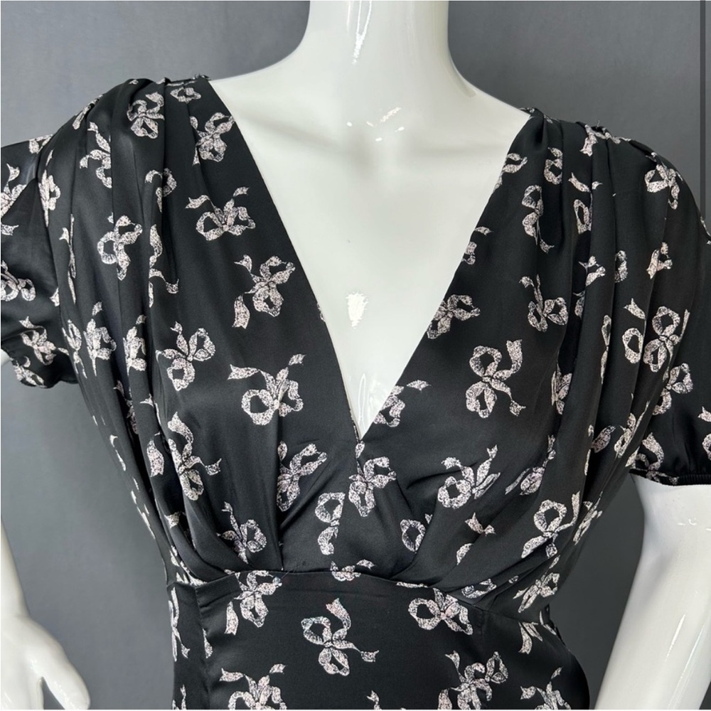 Betsey Johnson Classic Bow Print A-Line Satin Midi Dress in size 10 - Picture 5 of 5